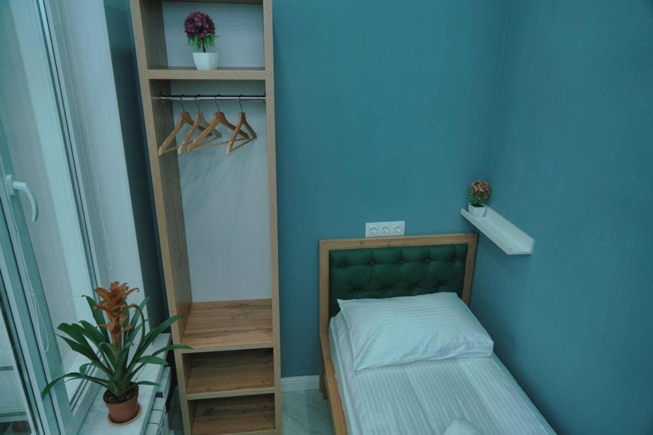 Halal Apart Hotel Almaty Esterno foto