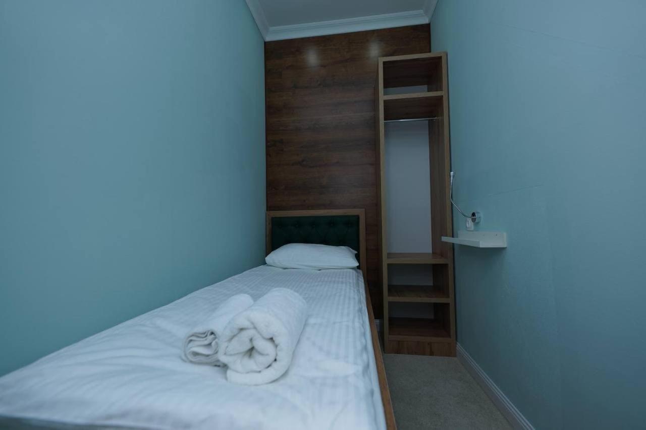Halal Apart Hotel Almaty Esterno foto