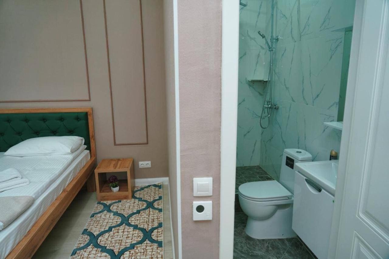Halal Apart Hotel Almaty Esterno foto