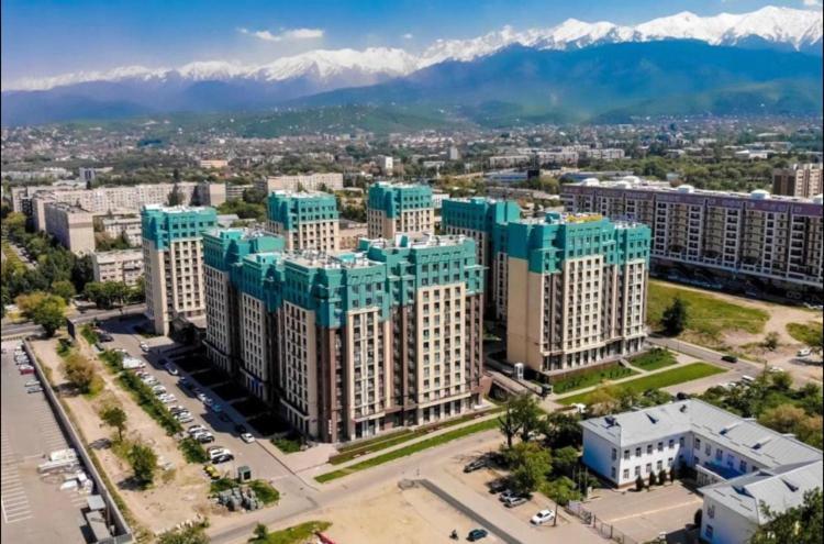 Halal Apart Hotel Almaty Esterno foto